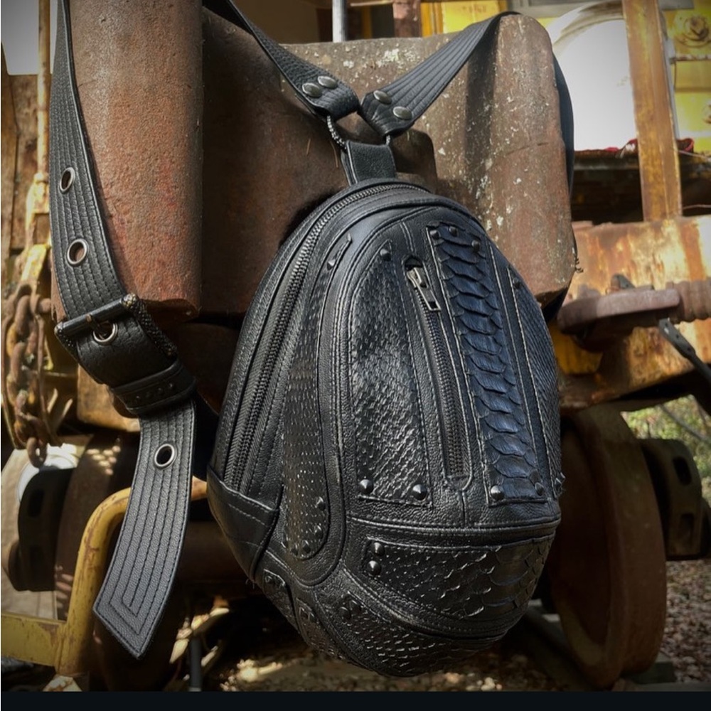 Black Textured Men's Sling Bag